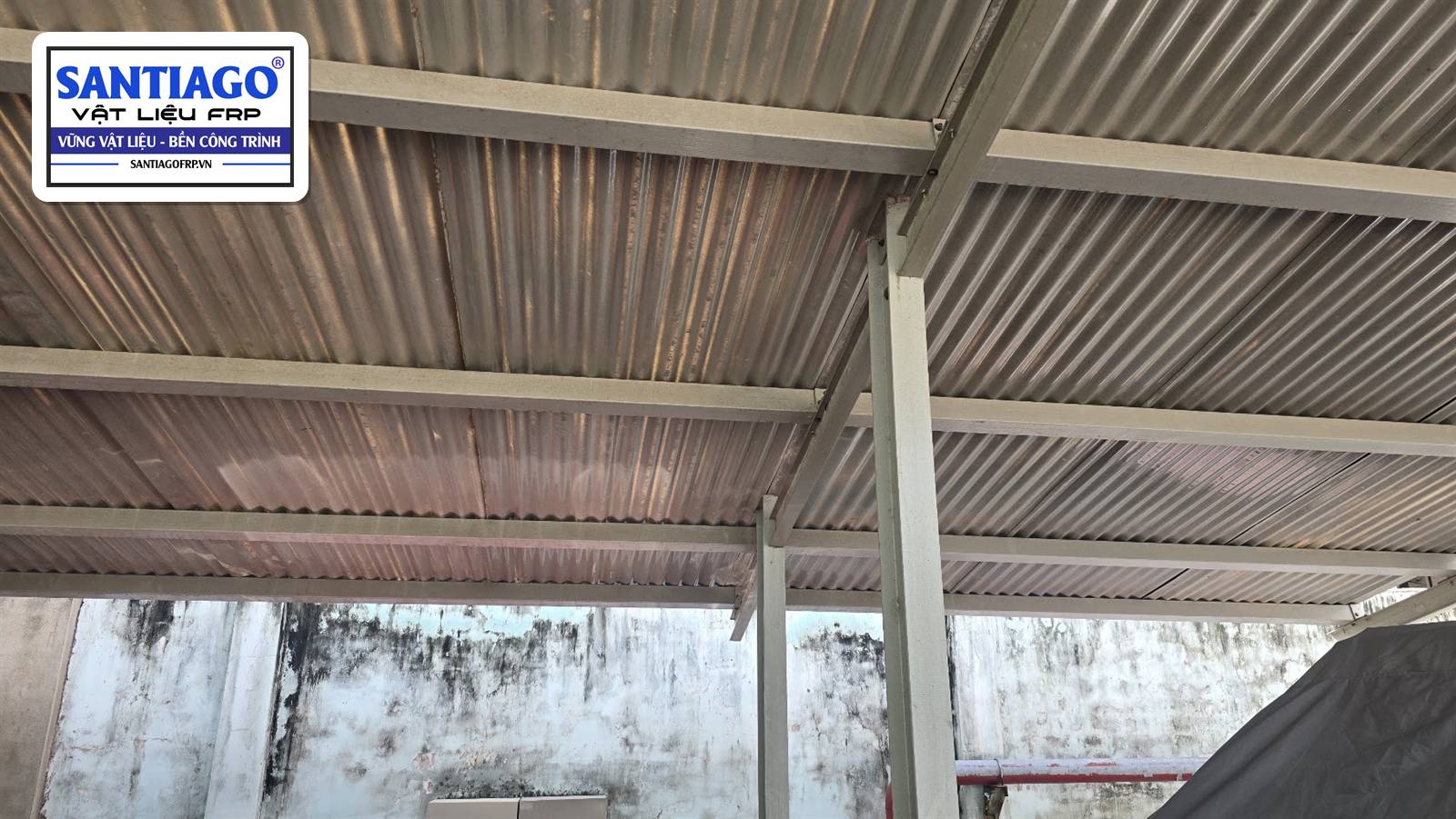 Mái che lợp tôn trên xà gồ hộp composite