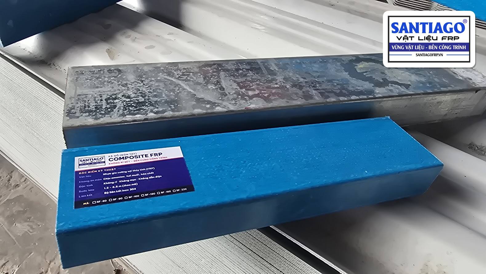 Xà gồ thép rỉ cạnh xà gồ composite SF-80