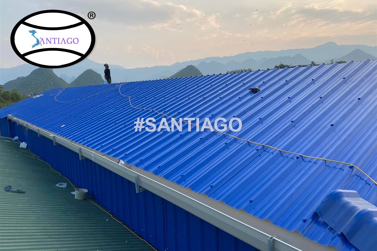 Mái tôn nhựa Santiago màu xanh, công trình thực tế