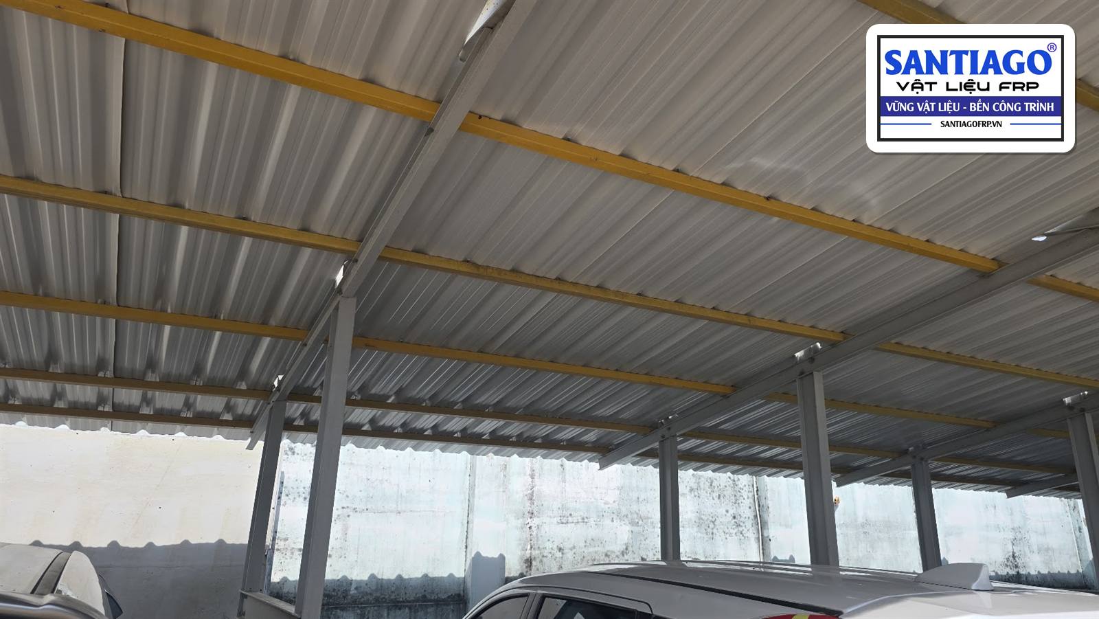 Mái che lớn xà gồ composite vàng